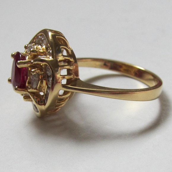 18K Solid Yellow Gold with Ruby & Diamonds Ring - Picture 6 of 13